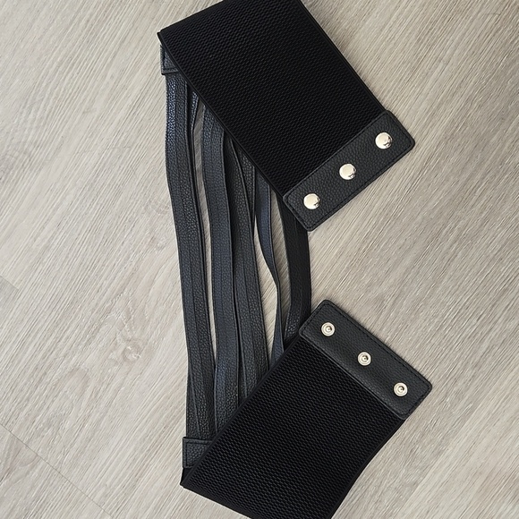Elegant Black Women's Belt - Picture 3 of 4